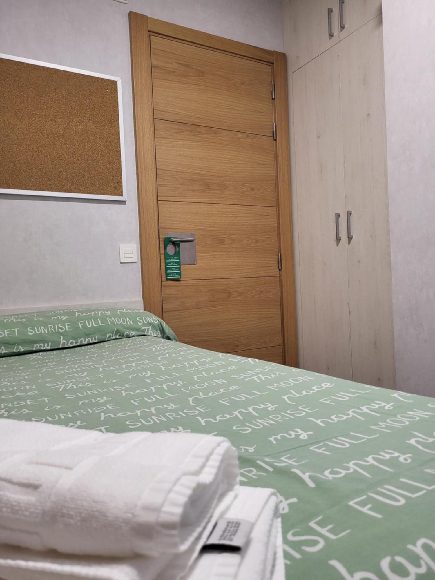 Albergue Residencia Larraona ปัมโปลนา ภายนอก รูปภาพ